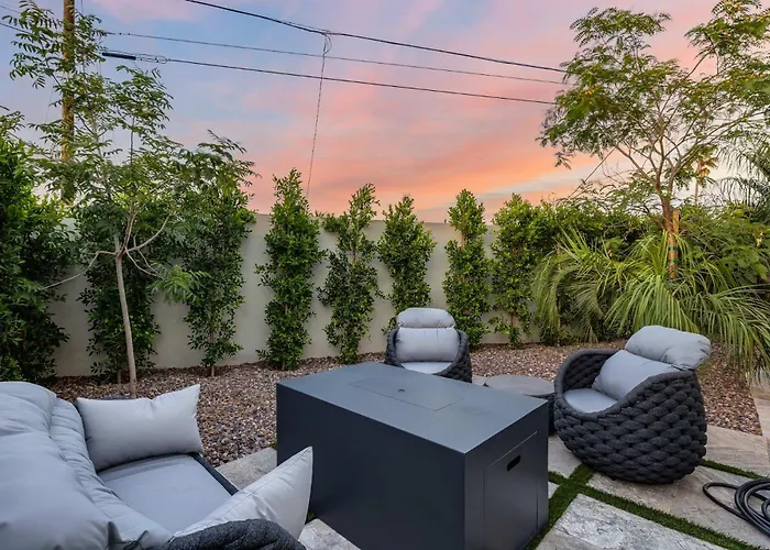 75th Place - Luxe Pool Walk To Old Town Scottsdale