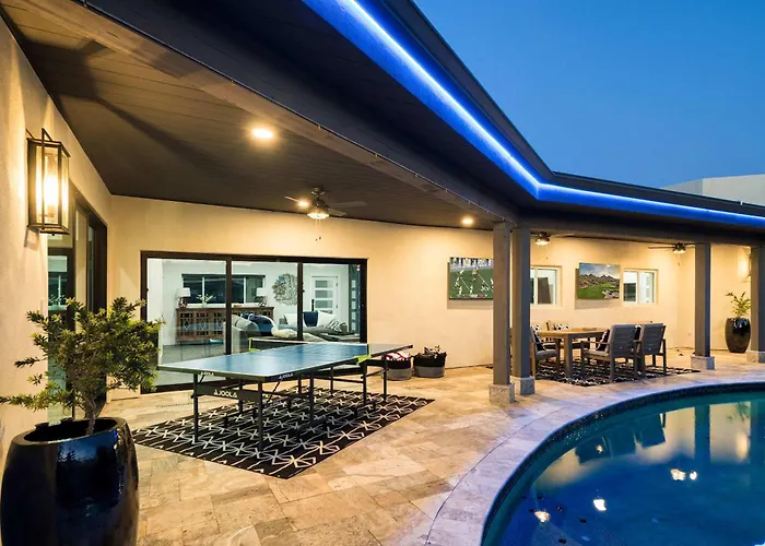75th Place - Luxe Pool Walk To Old Town Holiday home Scottsdale