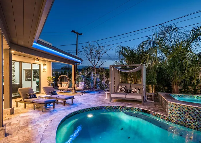 75th Place - Luxe Pool Walk To Old Town *