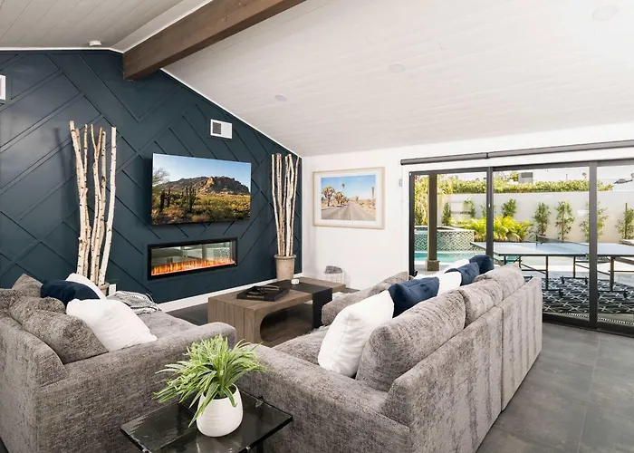 75th Place - Luxe Pool Walk To Old Town Holiday home *