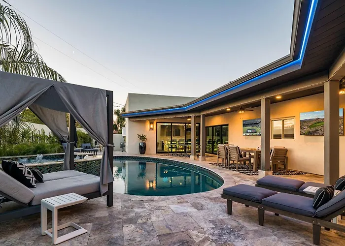 75th Place - Luxe Pool Walk To Old Town Scottsdale